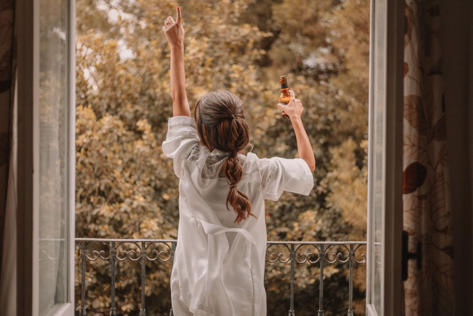 Los Mejores Acompañantes para Elegir tu Vestido