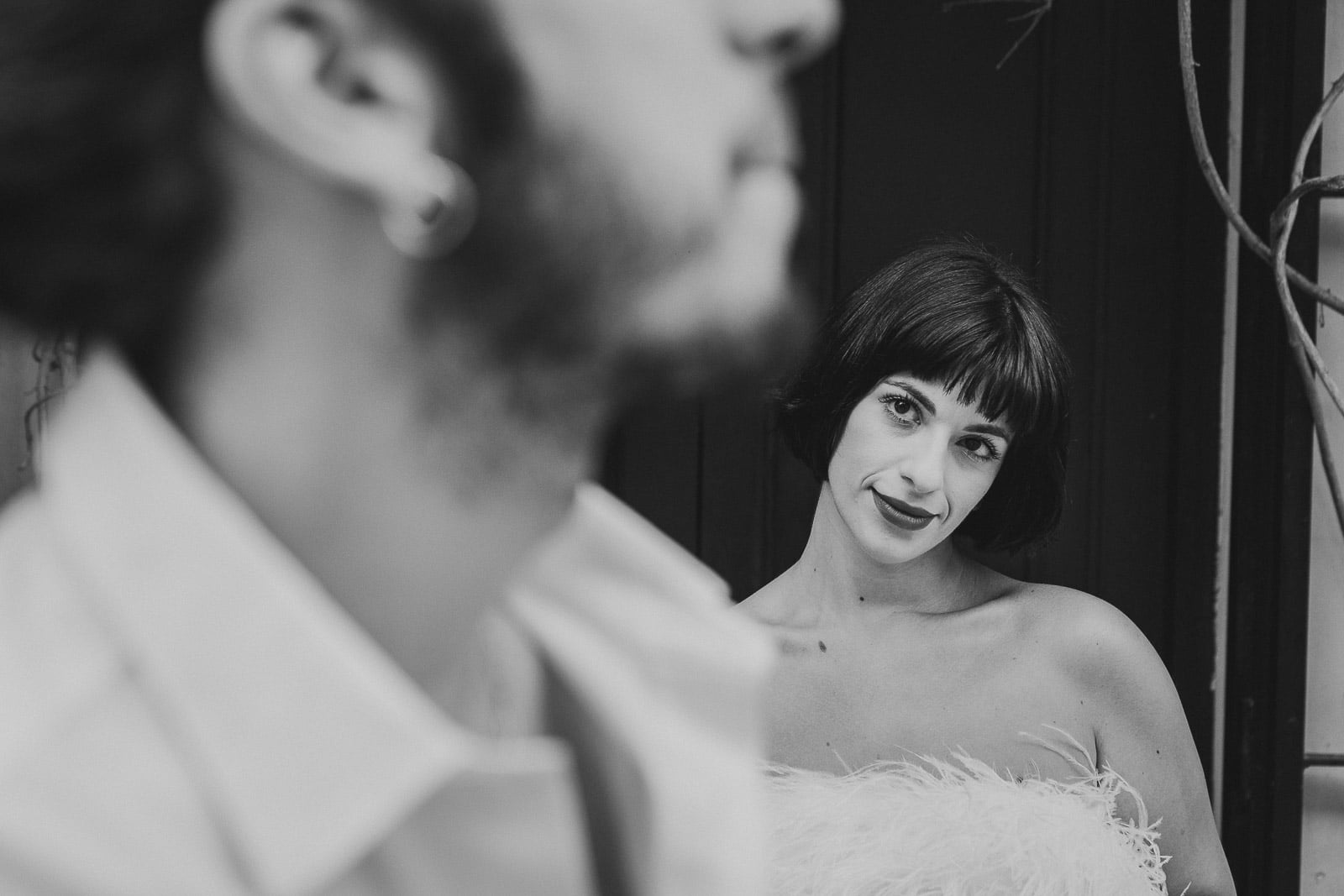 miradas en sesion de fotos de novios