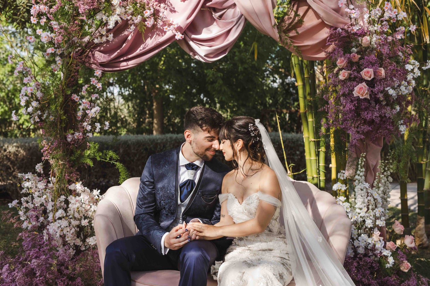 Novios radiantes con Carlo Ruzinni