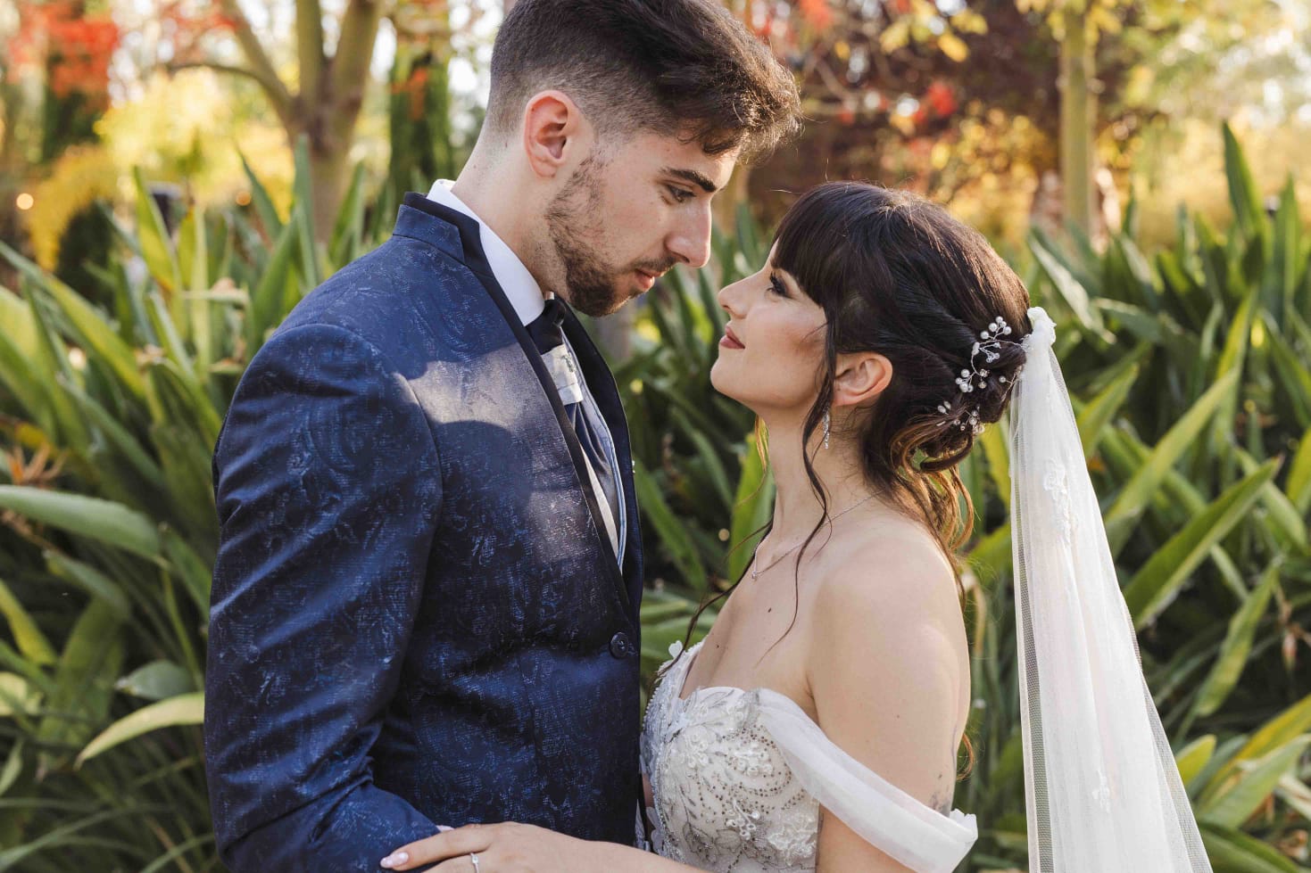 Novios radiantes con Carlo Ruzinni